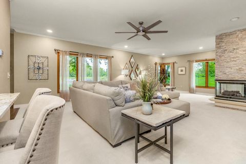 Townhouse For Sale - 1900 Victoria Road<br/> Saint Paul, MN 55118