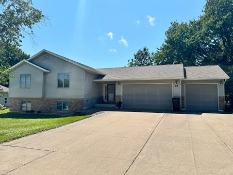 Homes For Sale - 25 Circle Court<br/> Winona County, Lewiston, MN 55952