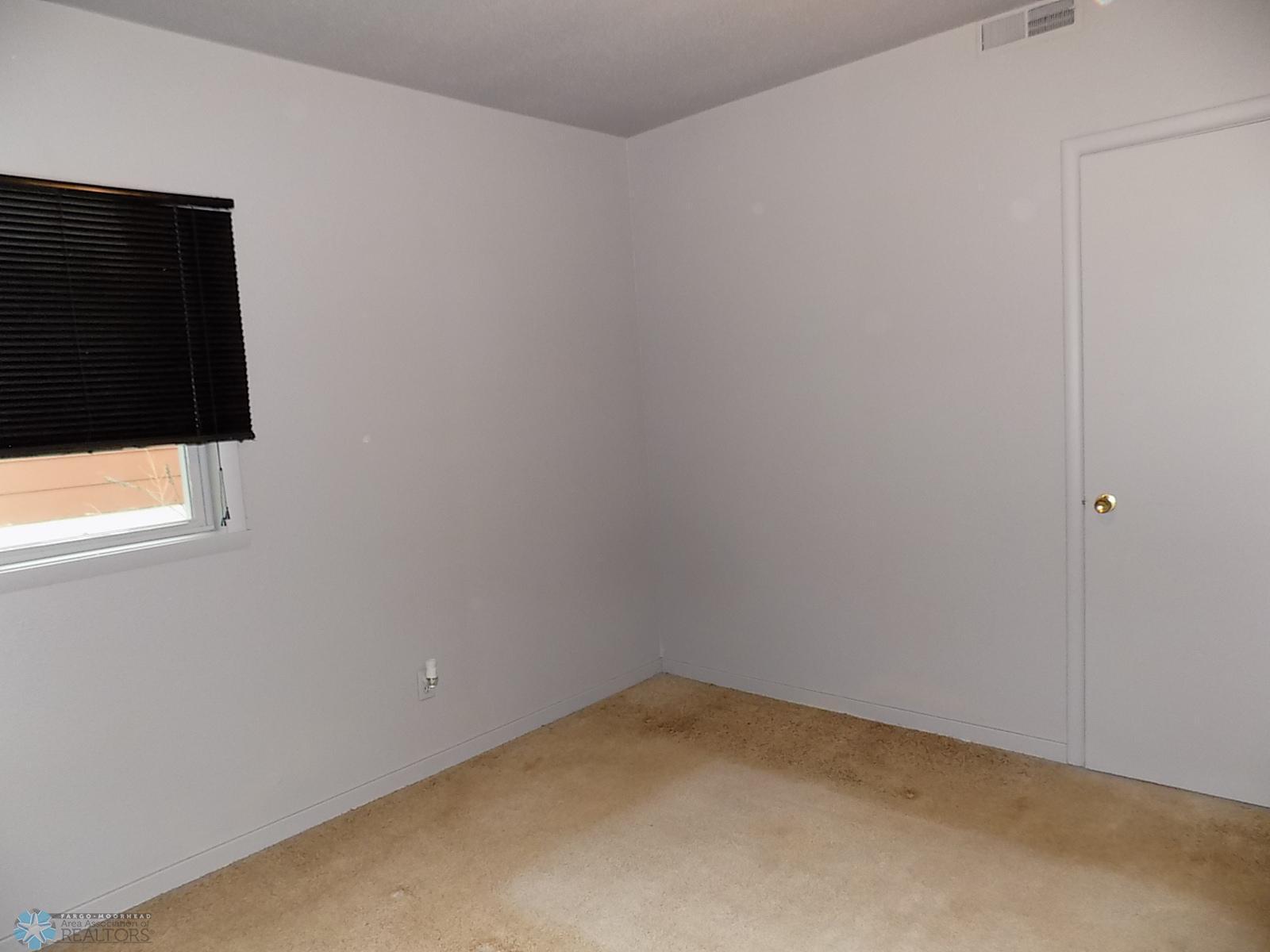 414 4th Avenue, Hankinson, North Dakota image 13