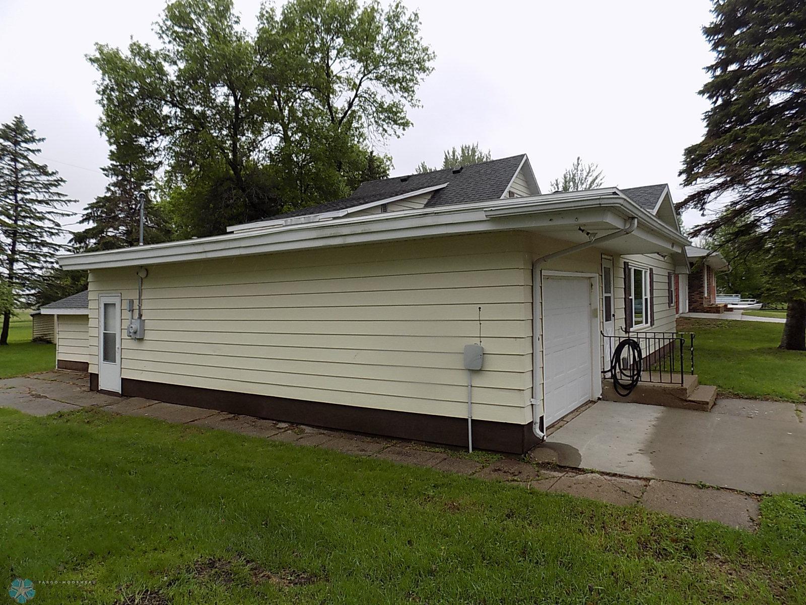 414 4th Avenue, Hankinson, North Dakota image 3