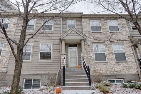 Townhouse For Rent - 11272 Preswick Boulevard<br/> Hennepin County, Eden Prairie, MN 55344