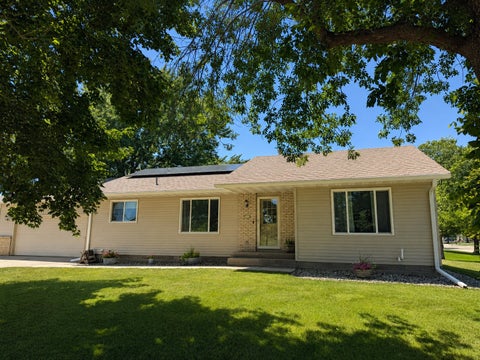 Homes For Sale - 1720 SE Smith Avenue<br/> Steele County, Owatonna, MN 55060