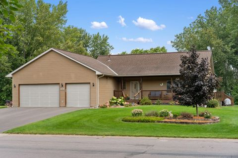 Homes For Sale - 29805 Broadway Street<br/> Lindstrom, MN 55045