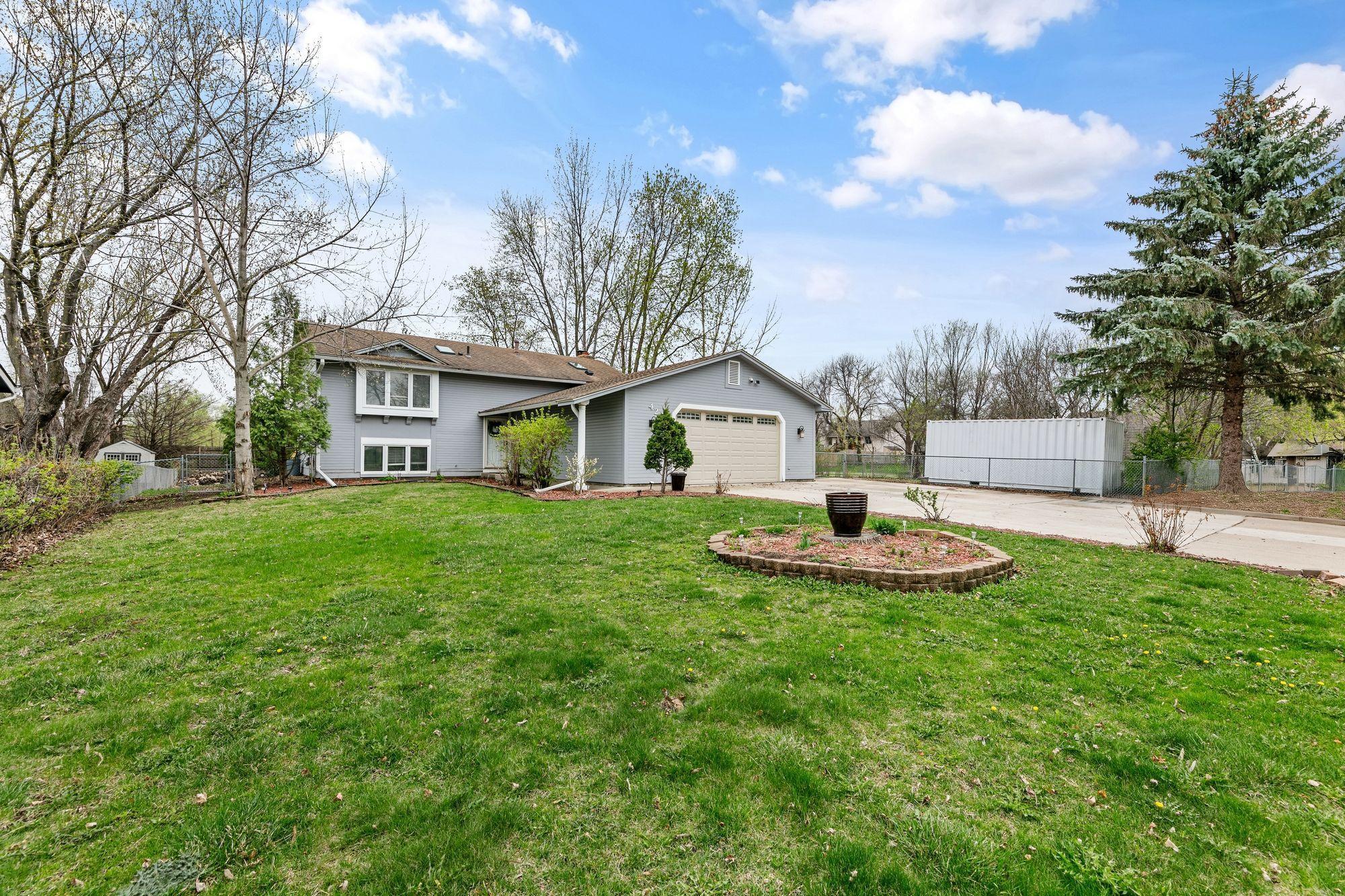 4253 W 140th Street, Savage, Minnesota image 1