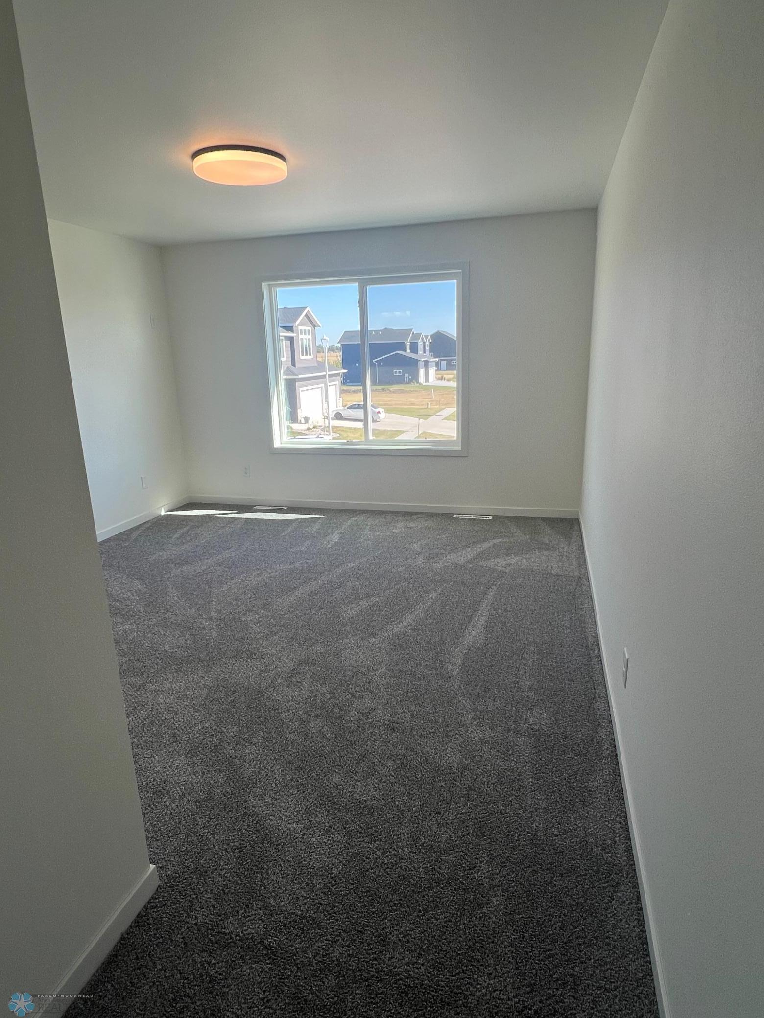 Moorhead, Minnesota 56560, United States, 4 Bedrooms Bedrooms, ,3 BathroomsBathrooms,Residential,Pending,40193