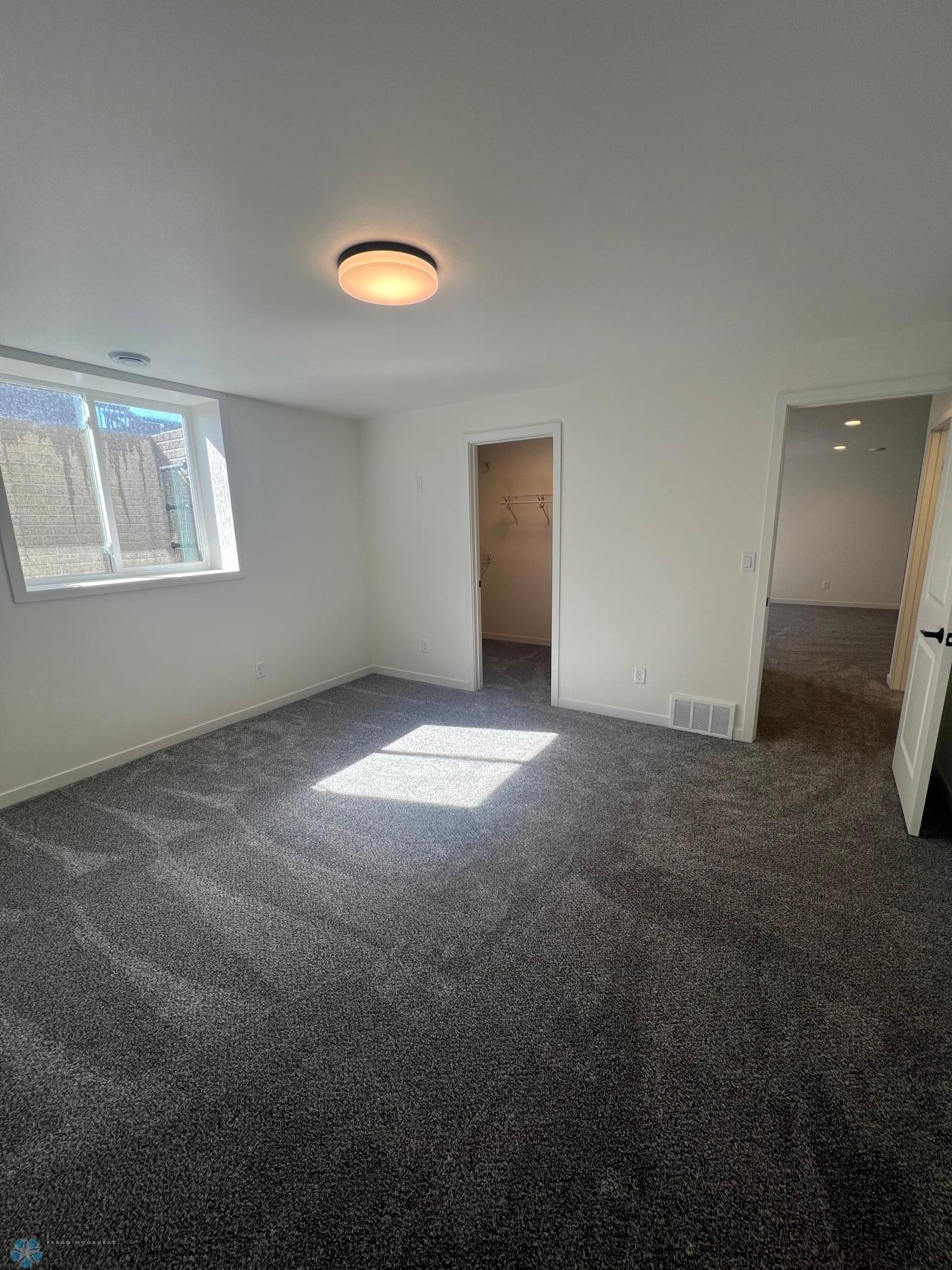 Moorhead, Minnesota 56560, United States, 4 Bedrooms Bedrooms, ,3 BathroomsBathrooms,Residential,Pending,40193