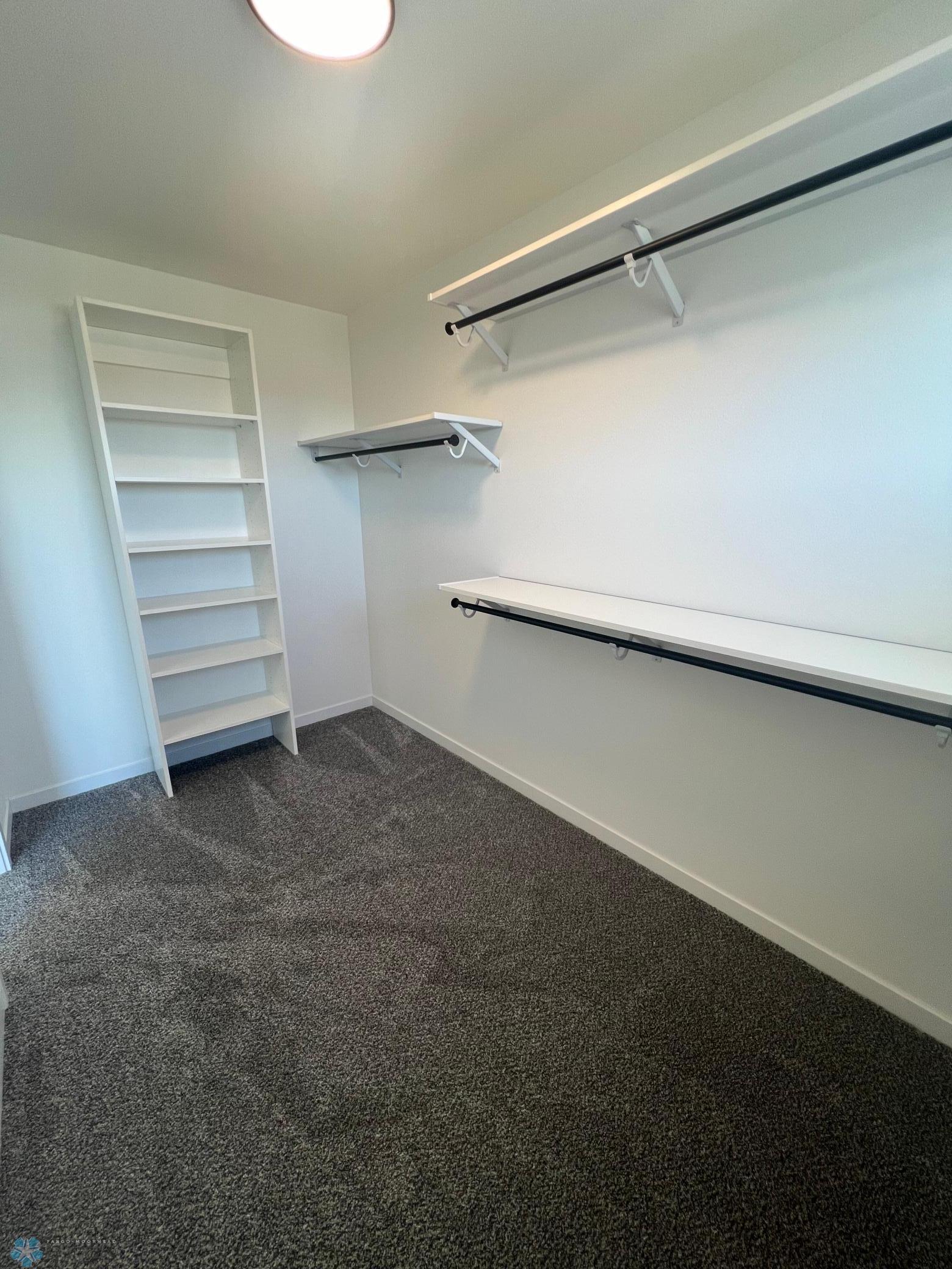 Moorhead, Minnesota 56560, United States, 4 Bedrooms Bedrooms, ,3 BathroomsBathrooms,Residential,Pending,40193