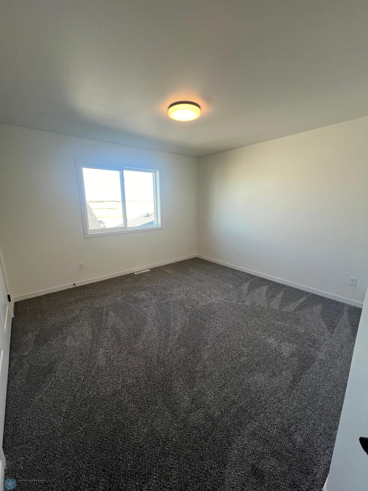 Moorhead, Minnesota 56560, United States, 4 Bedrooms Bedrooms, ,3 BathroomsBathrooms,Residential,Pending,40193