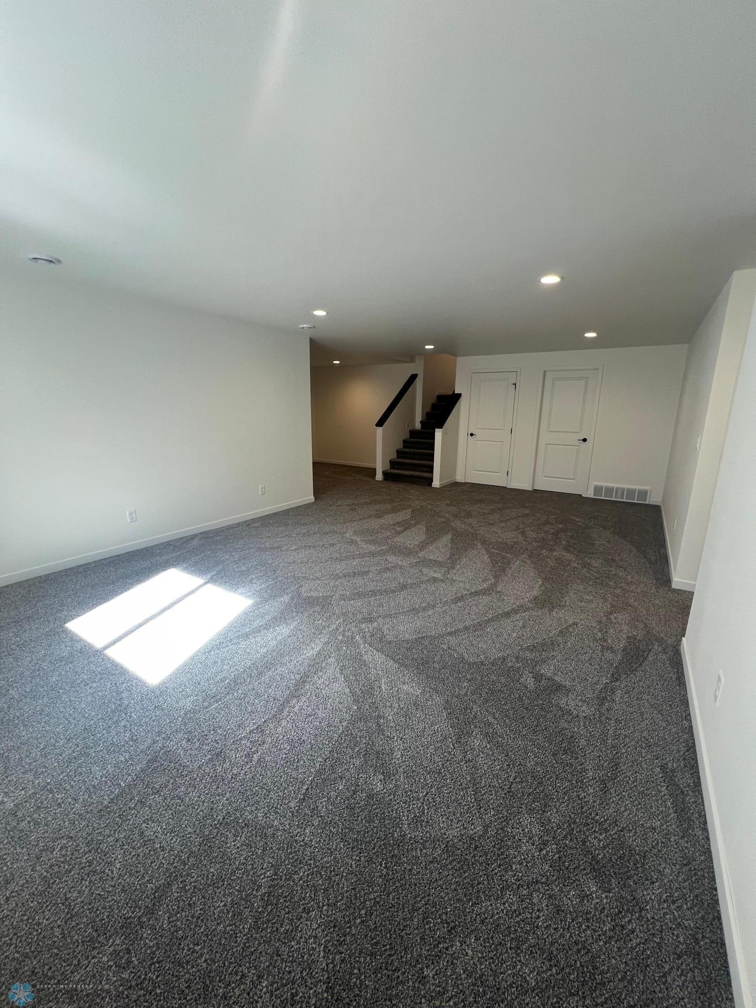 Moorhead, Minnesota 56560, United States, 4 Bedrooms Bedrooms, ,3 BathroomsBathrooms,Residential,Pending,40193