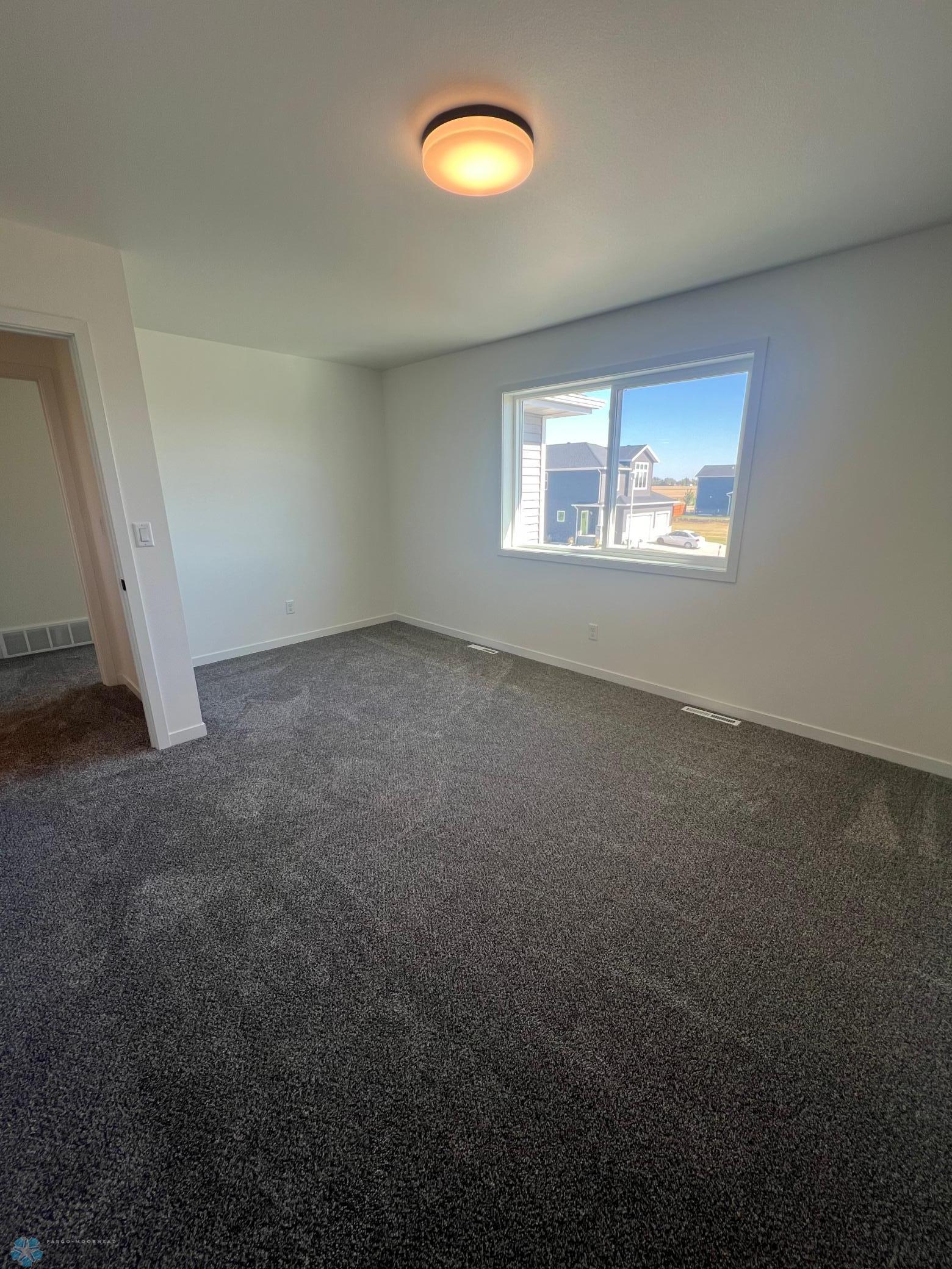 Moorhead, Minnesota 56560, United States, 4 Bedrooms Bedrooms, ,3 BathroomsBathrooms,Residential,Pending,40193