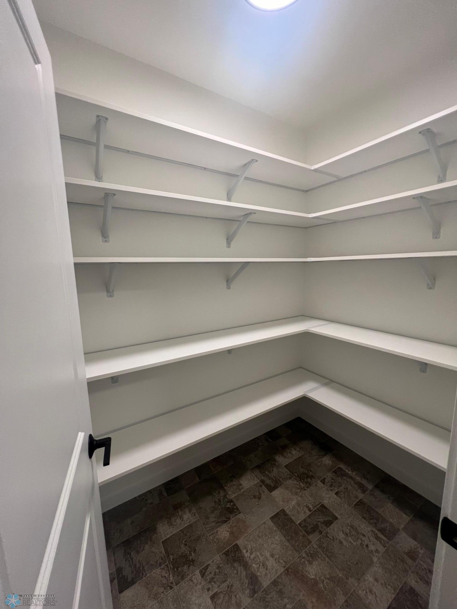 Moorhead, Minnesota 56560, United States, 4 Bedrooms Bedrooms, ,3 BathroomsBathrooms,Residential,Pending,40193