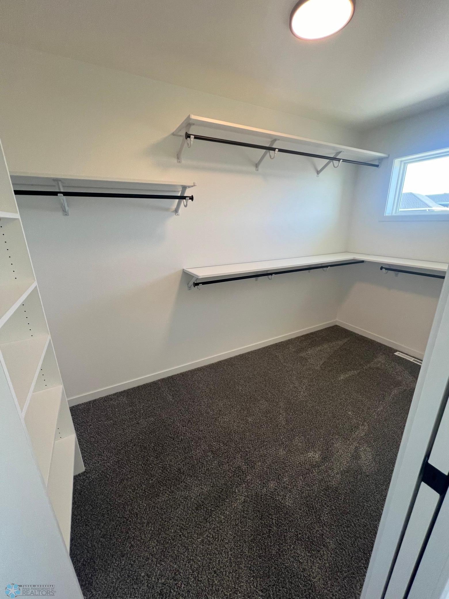 Moorhead, Minnesota 56560, United States, 4 Bedrooms Bedrooms, ,3 BathroomsBathrooms,Residential,Pending,40193