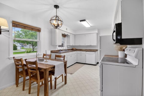 Homes For Sale - 707 W Alcott Avenue<br/> Fergus Falls, MN 56537