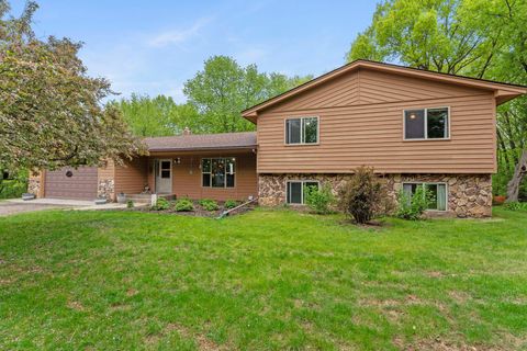 Homes For Sale - 7636 Aladdin Avenue<br/> Buffalo, MN 55313