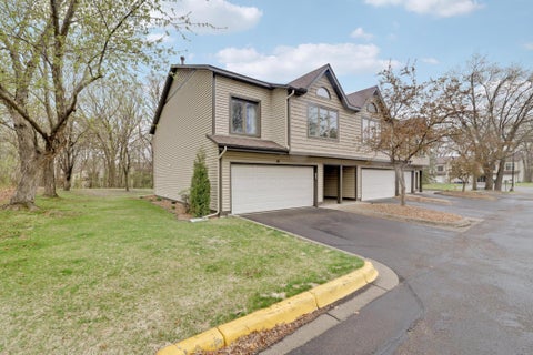 Townhouse For Sale - 16 110th Lane<br/> Anoka County, Minneapolis, MN 55448