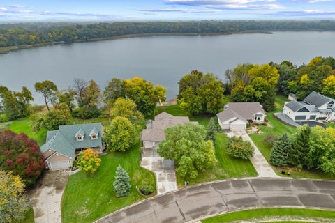 Homes For Sale - 28329 Lakeside Lane<br/> Chisago County, Lindstrom, MN 55045