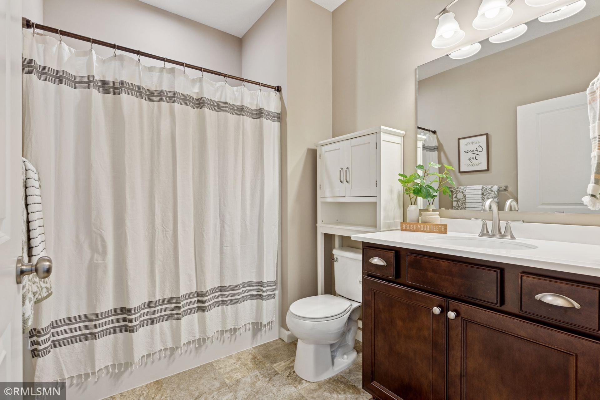5053 Sunstream Lane, Saint Paul, Minnesota image 33