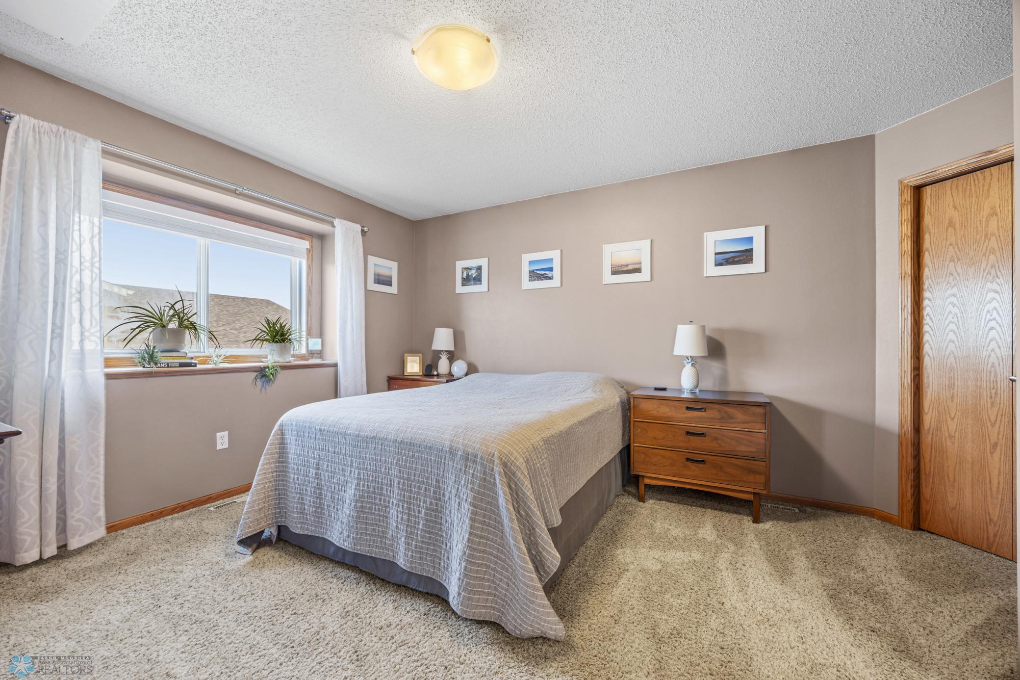 Moorhead, Minnesota 56560, United States, 3 Bedrooms Bedrooms, ,2 BathroomsBathrooms,Residential,Pending,155818