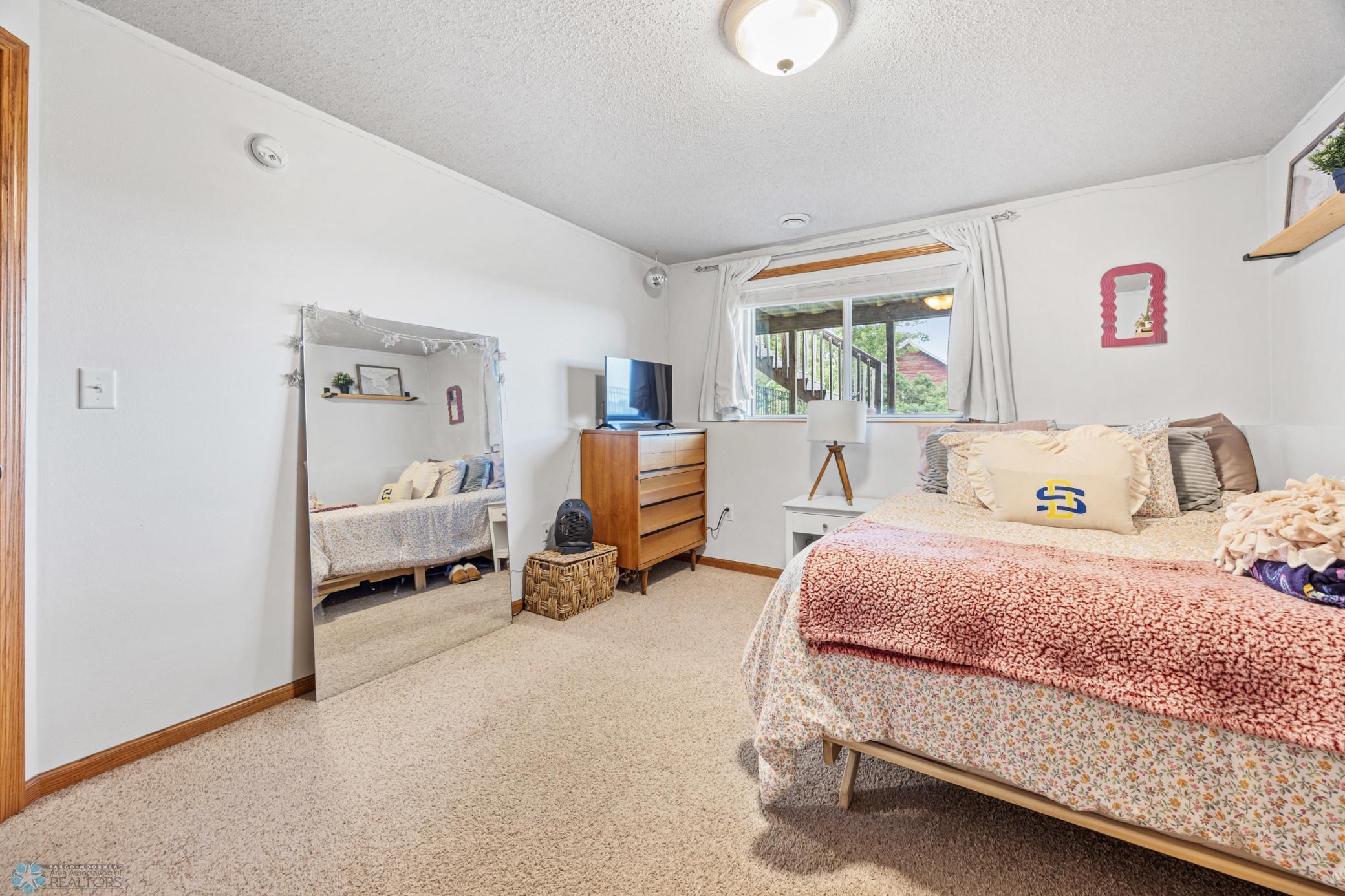 Moorhead, Minnesota 56560, United States, 3 Bedrooms Bedrooms, ,2 BathroomsBathrooms,Residential,Pending,155818