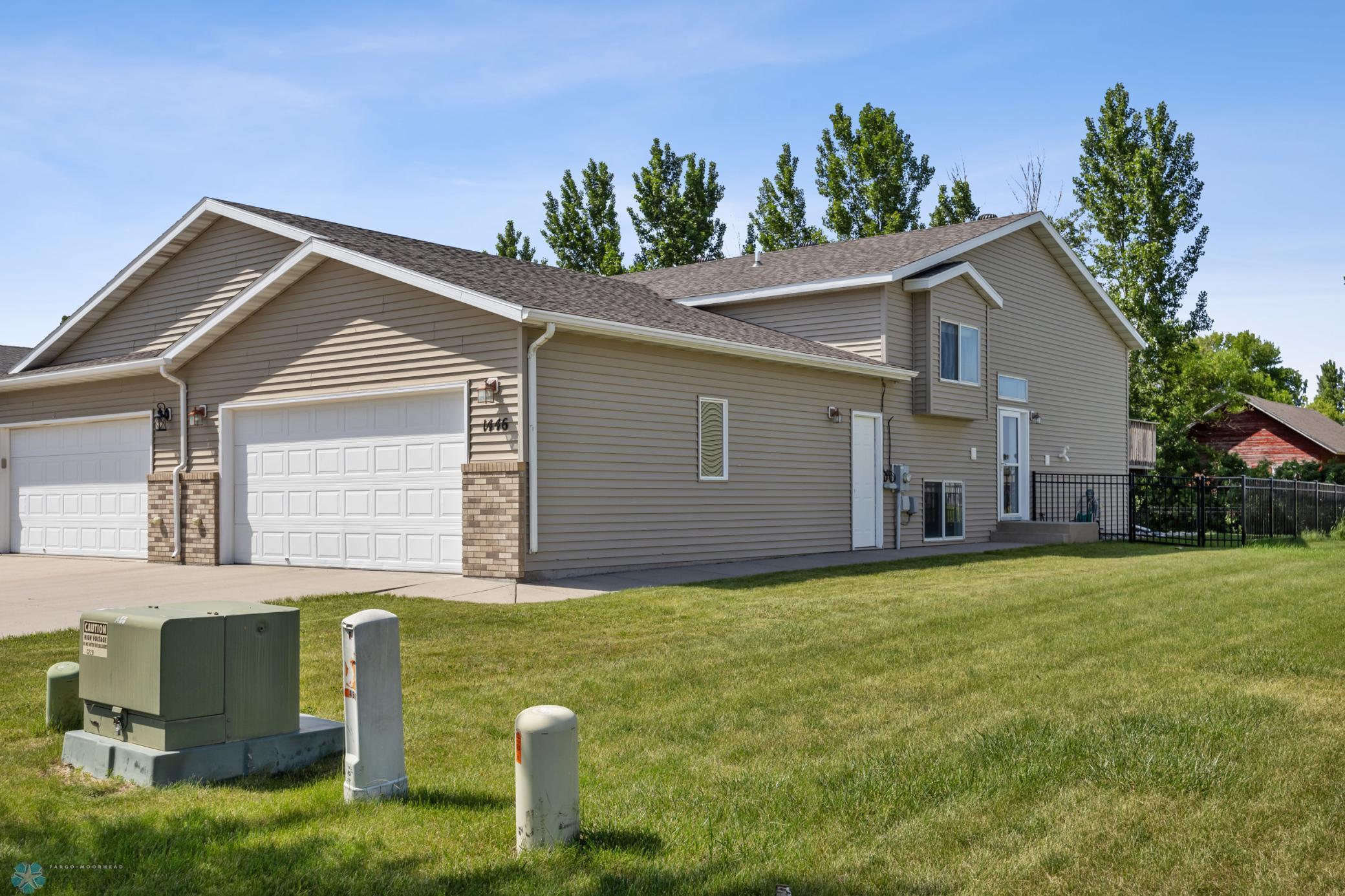 Moorhead, Minnesota 56560, United States, 3 Bedrooms Bedrooms, ,2 BathroomsBathrooms,Residential,Pending,155818