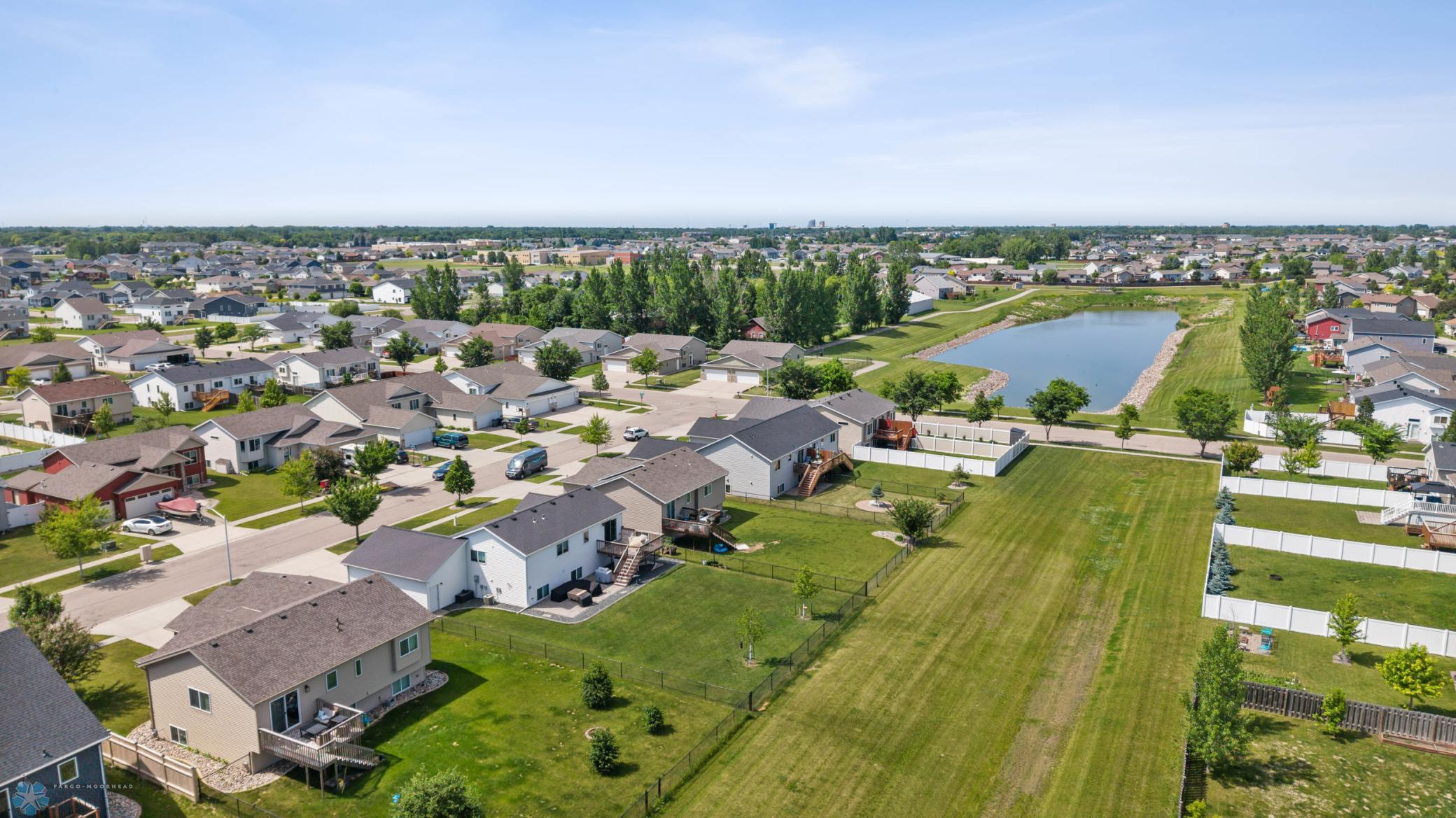 Moorhead, Minnesota 56560, United States, 3 Bedrooms Bedrooms, ,2 BathroomsBathrooms,Residential,Pending,155818