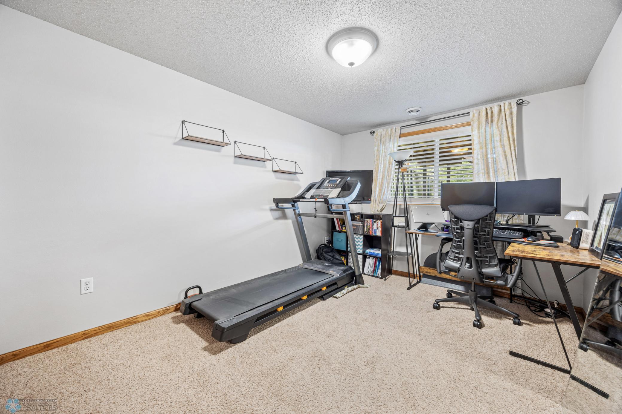 Moorhead, Minnesota 56560, United States, 3 Bedrooms Bedrooms, ,2 BathroomsBathrooms,Residential,Pending,155818