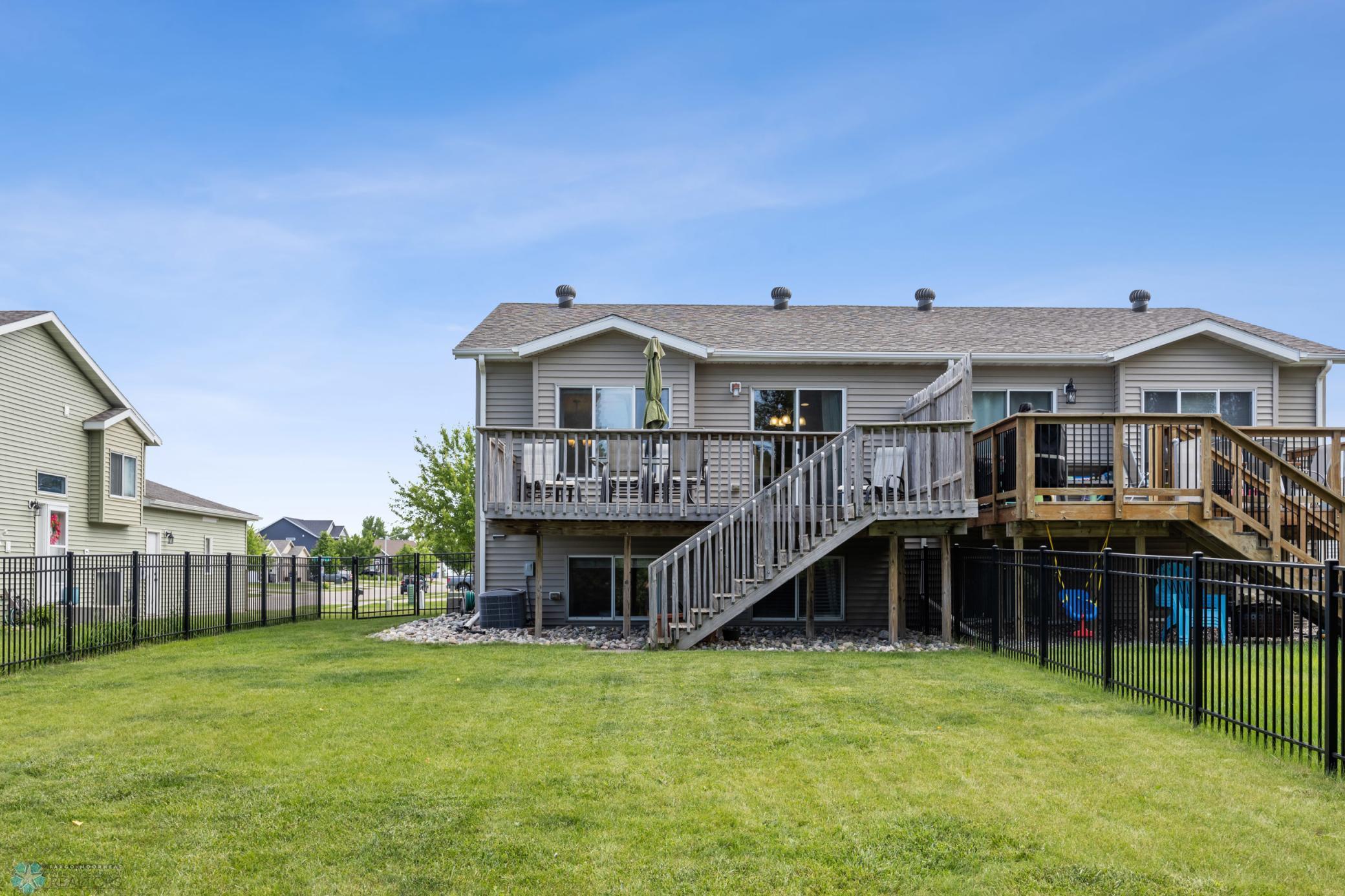 Moorhead, Minnesota 56560, United States, 3 Bedrooms Bedrooms, ,2 BathroomsBathrooms,Residential,Pending,155818