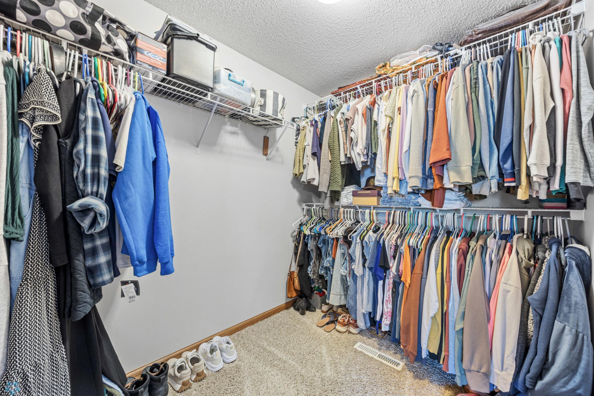 Moorhead, Minnesota 56560, United States, 3 Bedrooms Bedrooms, ,2 BathroomsBathrooms,Residential,Pending,155818