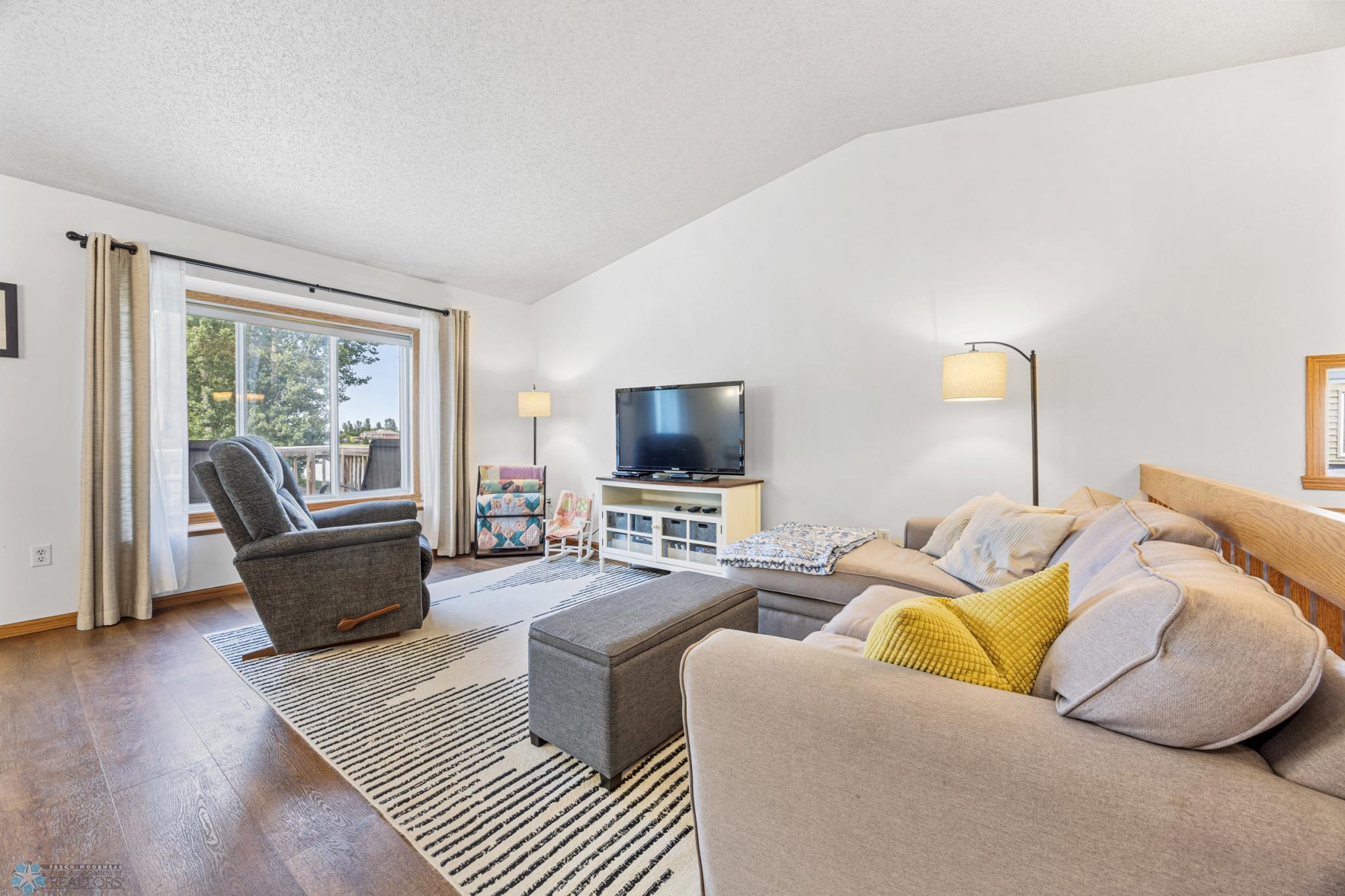 Moorhead, Minnesota 56560, United States, 3 Bedrooms Bedrooms, ,2 BathroomsBathrooms,Residential,Pending,155818