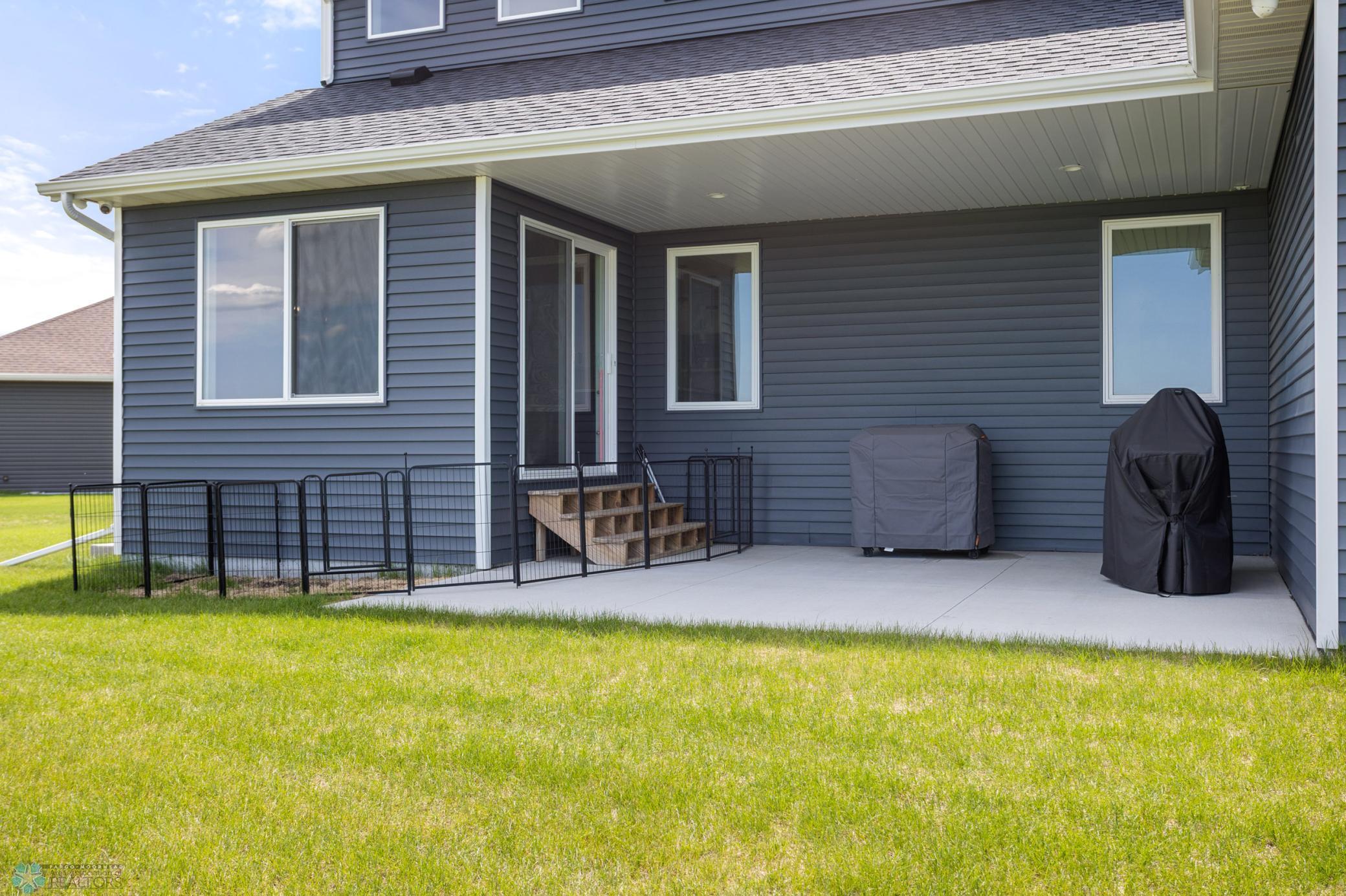 Reiles Acres, North Dakota 58102, United States, 5 Bedrooms Bedrooms, ,5 BathroomsBathrooms,Residential,Active,140233