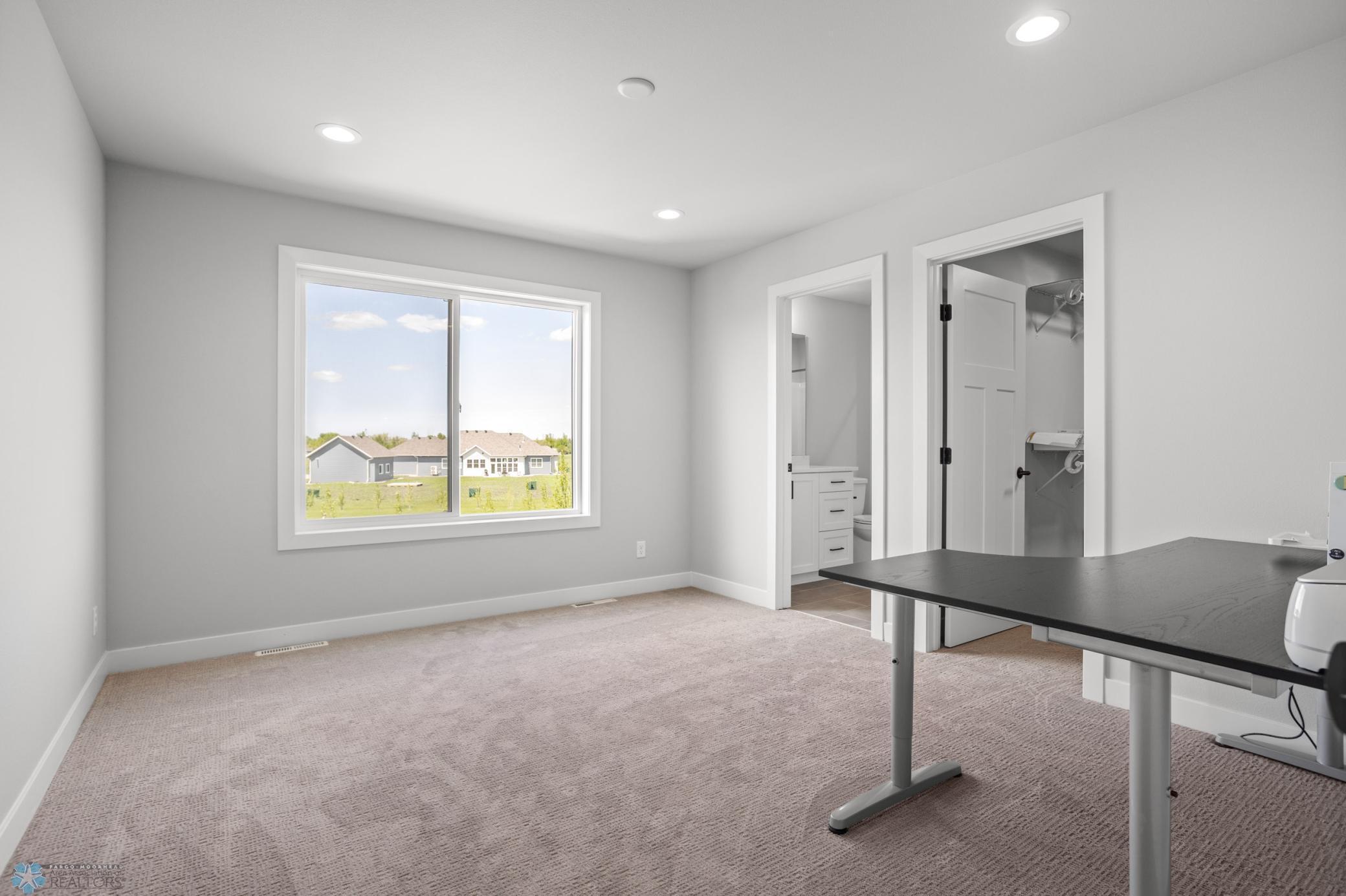 Reiles Acres, North Dakota 58102, United States, 5 Bedrooms Bedrooms, ,5 BathroomsBathrooms,Residential,Active,140233