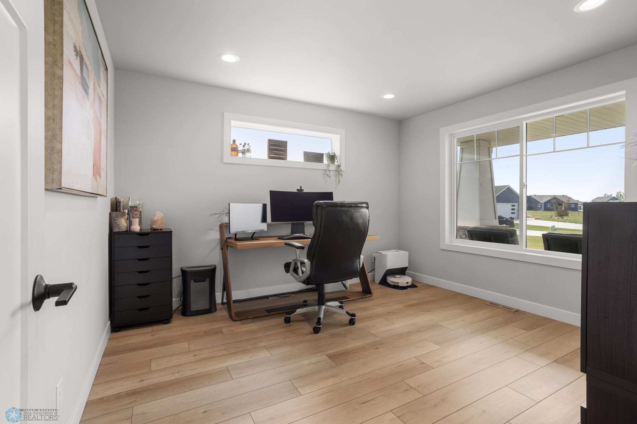 Reiles Acres, North Dakota 58102, United States, 5 Bedrooms Bedrooms, ,5 BathroomsBathrooms,Residential,Active,140233