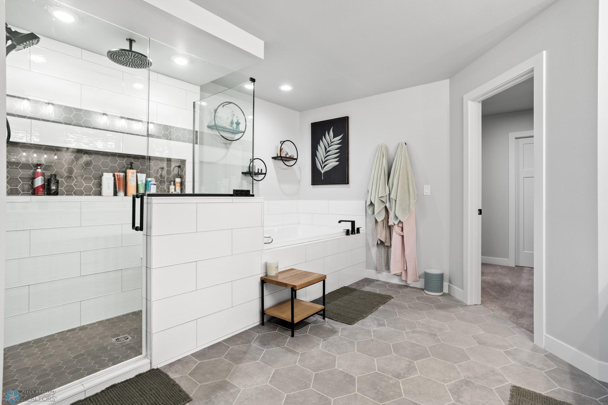 Reiles Acres, North Dakota 58102, United States, 5 Bedrooms Bedrooms, ,5 BathroomsBathrooms,Residential,Active,140233