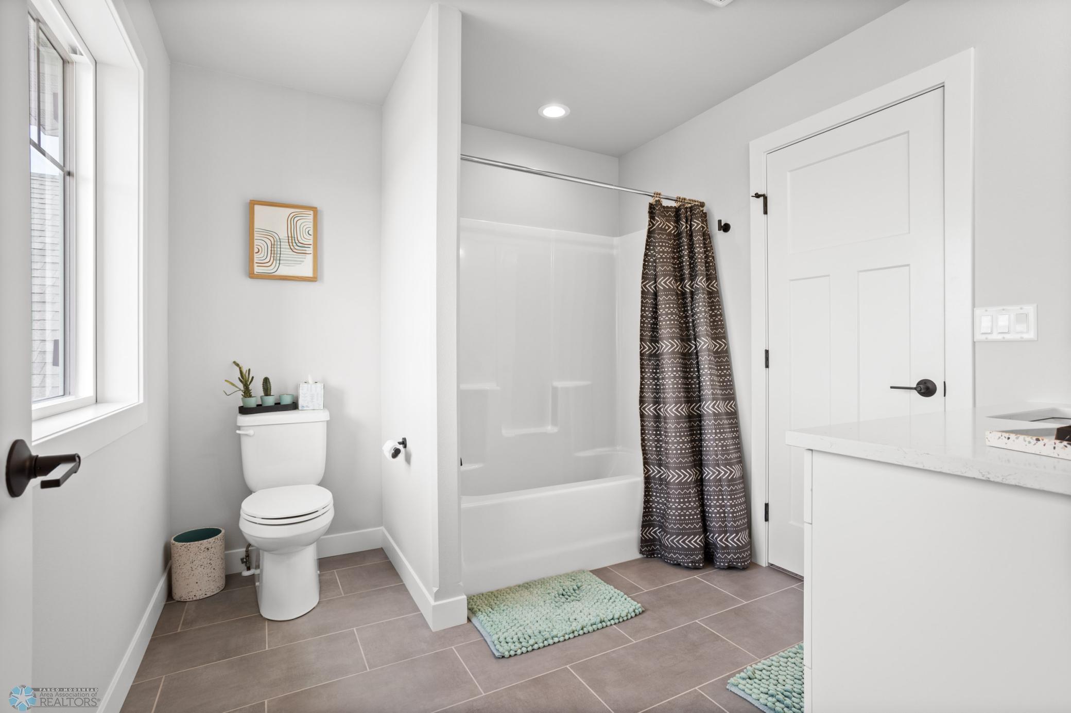 Reiles Acres, North Dakota 58102, United States, 5 Bedrooms Bedrooms, ,5 BathroomsBathrooms,Residential,Active,140233