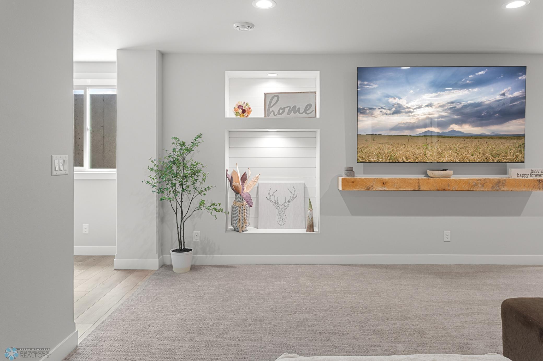 Reiles Acres, North Dakota 58102, United States, 5 Bedrooms Bedrooms, ,5 BathroomsBathrooms,Residential,Active,140233