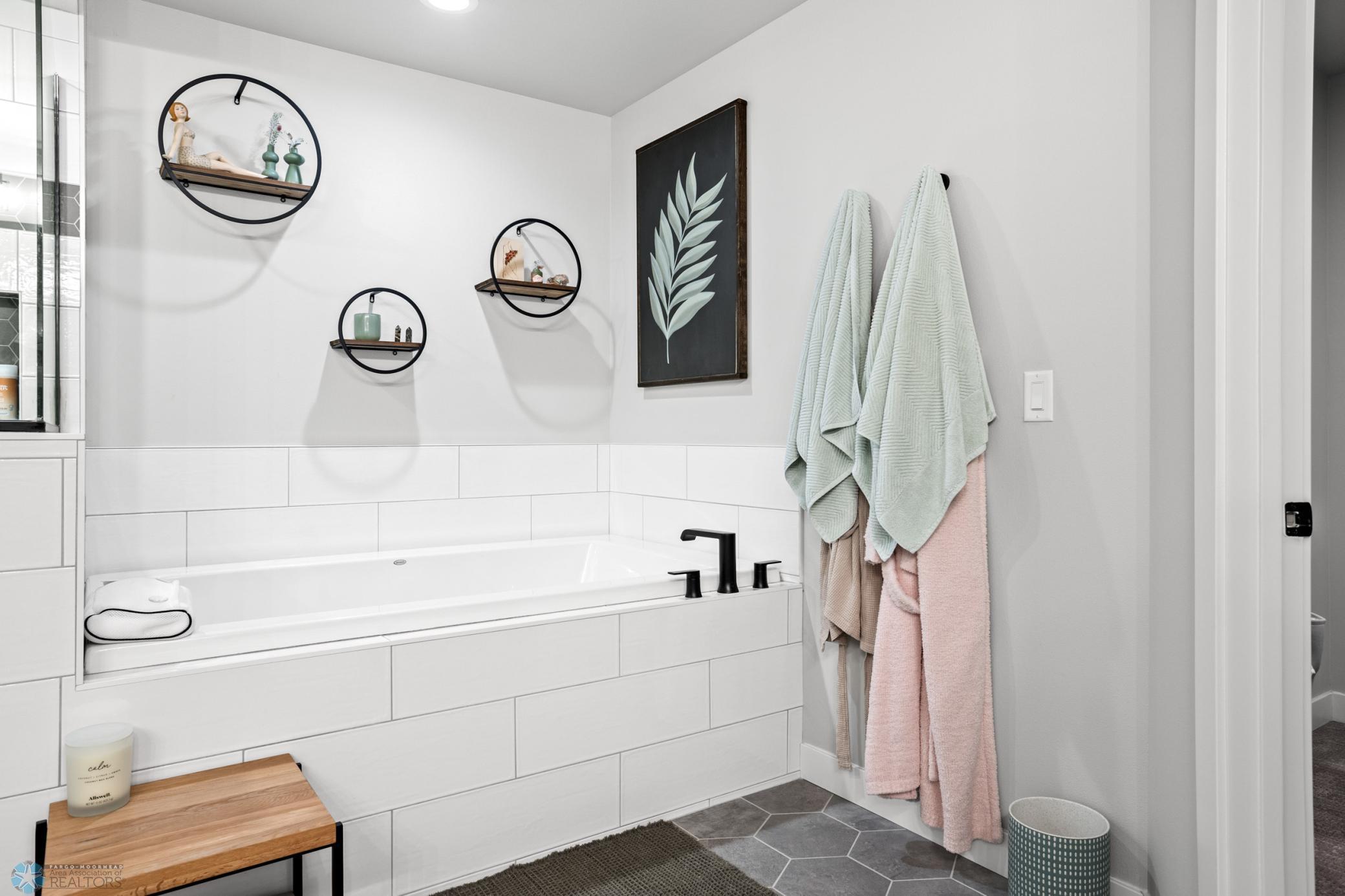 Reiles Acres, North Dakota 58102, United States, 5 Bedrooms Bedrooms, ,5 BathroomsBathrooms,Residential,Active,140233