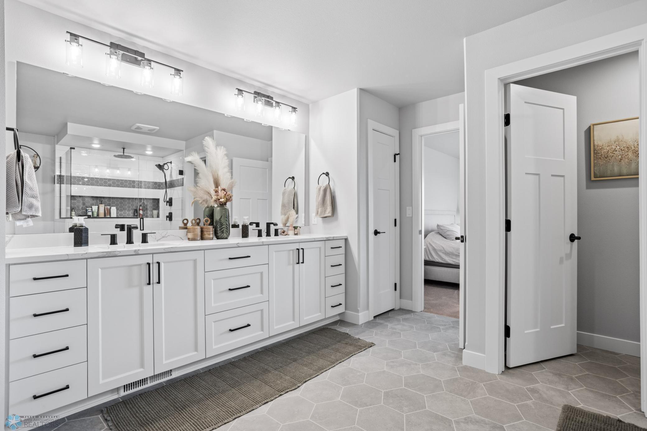 Reiles Acres, North Dakota 58102, United States, 5 Bedrooms Bedrooms, ,5 BathroomsBathrooms,Residential,Active,140233