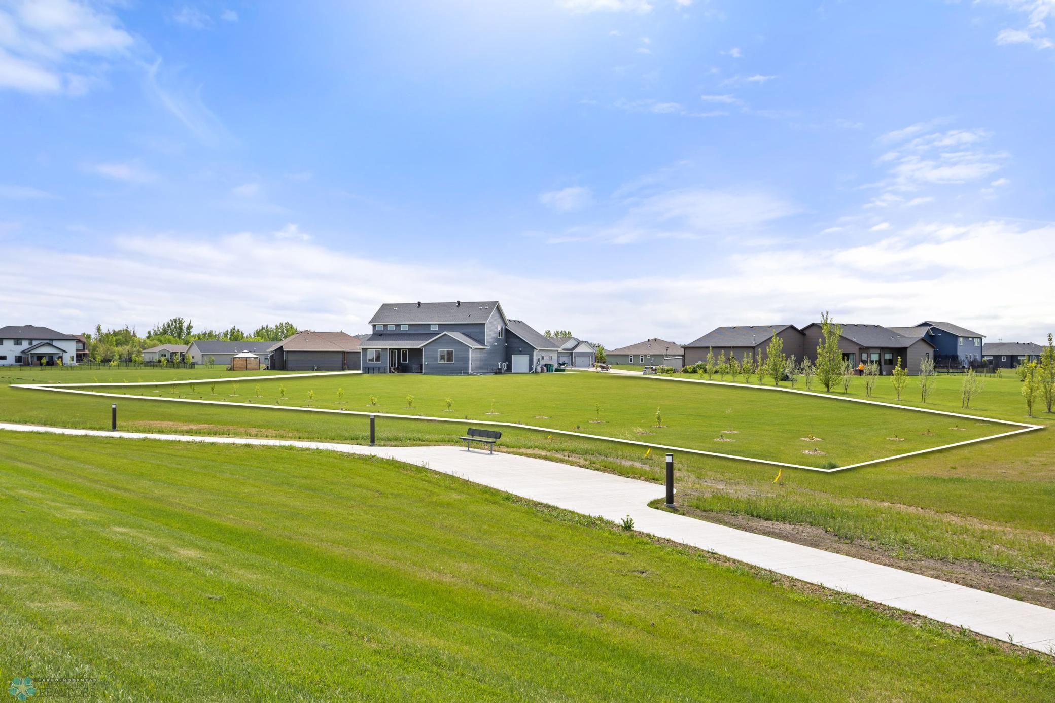 Reiles Acres, North Dakota 58102, United States, 5 Bedrooms Bedrooms, ,5 BathroomsBathrooms,Residential,Active,140233