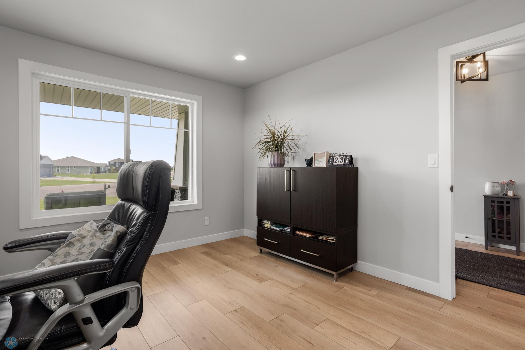 Reiles Acres, North Dakota 58102, United States, 5 Bedrooms Bedrooms, ,5 BathroomsBathrooms,Residential,Active,140233