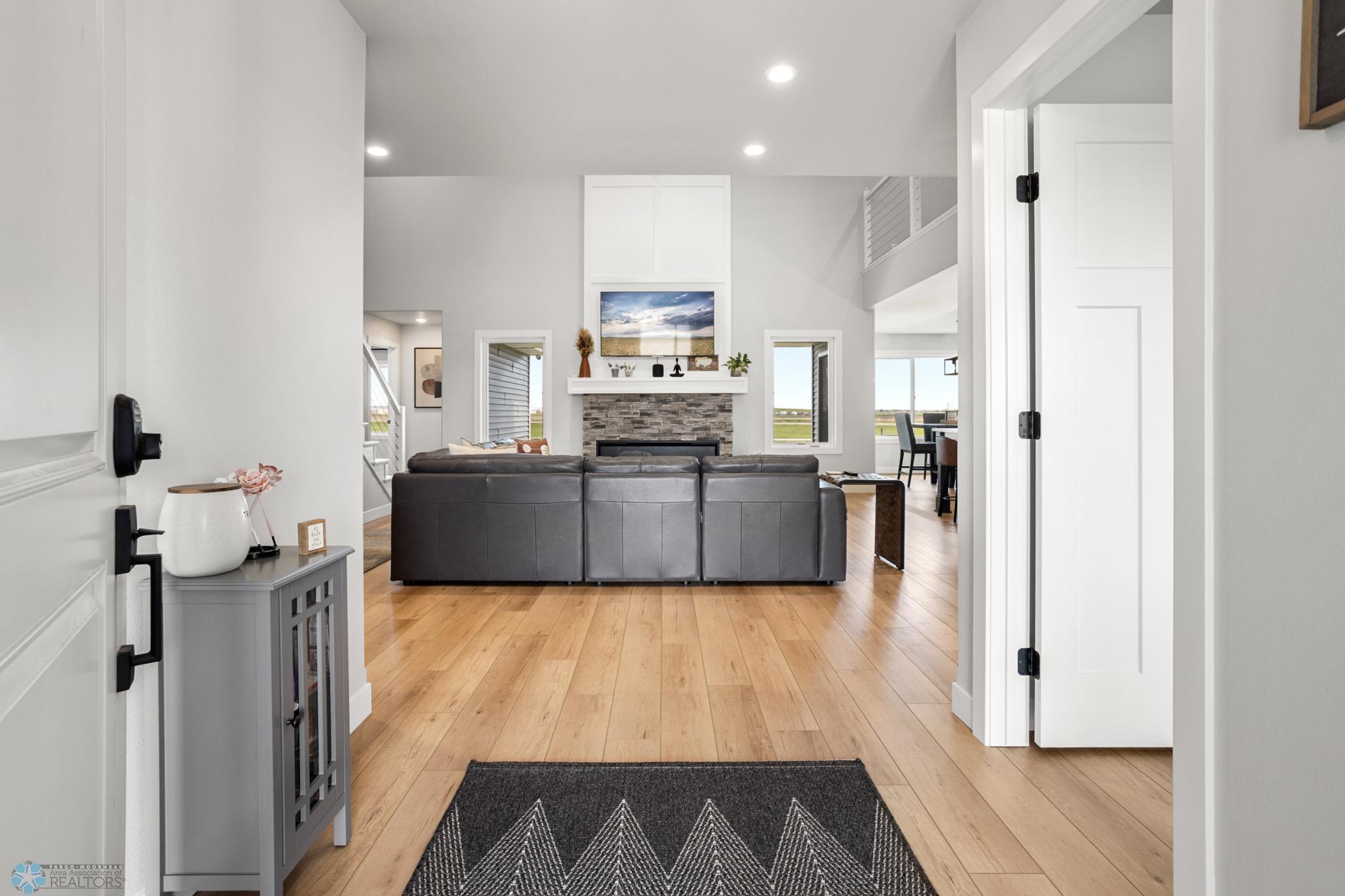 Reiles Acres, North Dakota 58102, United States, 5 Bedrooms Bedrooms, ,5 BathroomsBathrooms,Residential,Active,140233