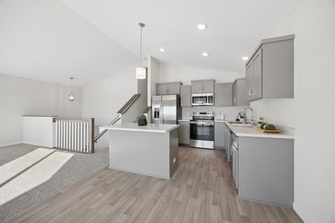 Townhouse For Sale - 1102 45th Avenue<br/> Benton County, Saint Cloud, MN 56304