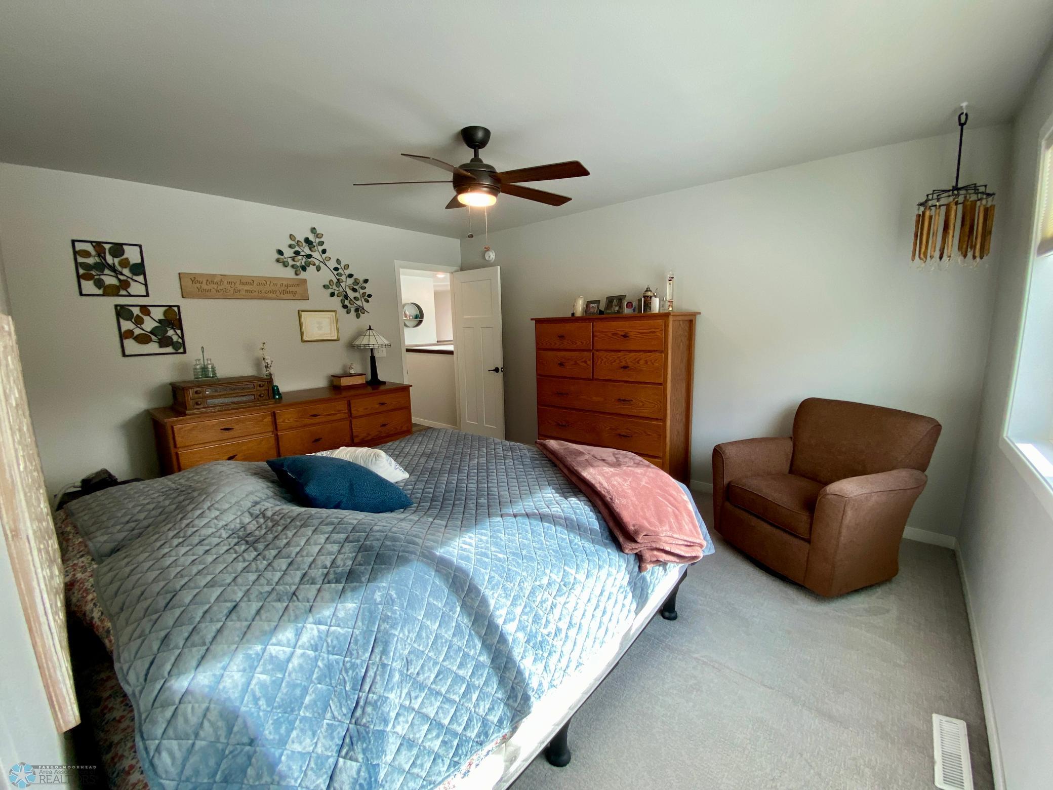 1288 Goldenwood Drive, West Fargo, North Dakota image 18