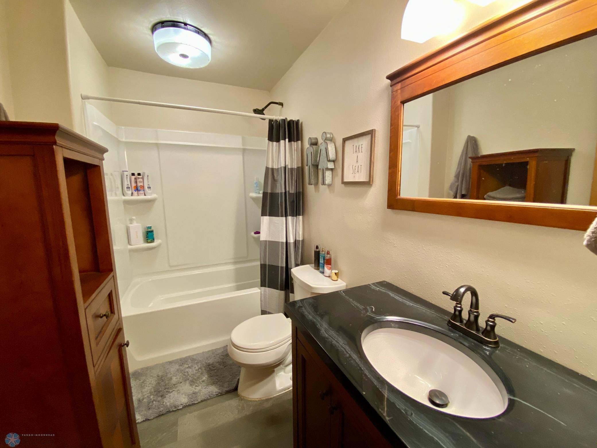 1288 Goldenwood Drive, West Fargo, North Dakota image 33