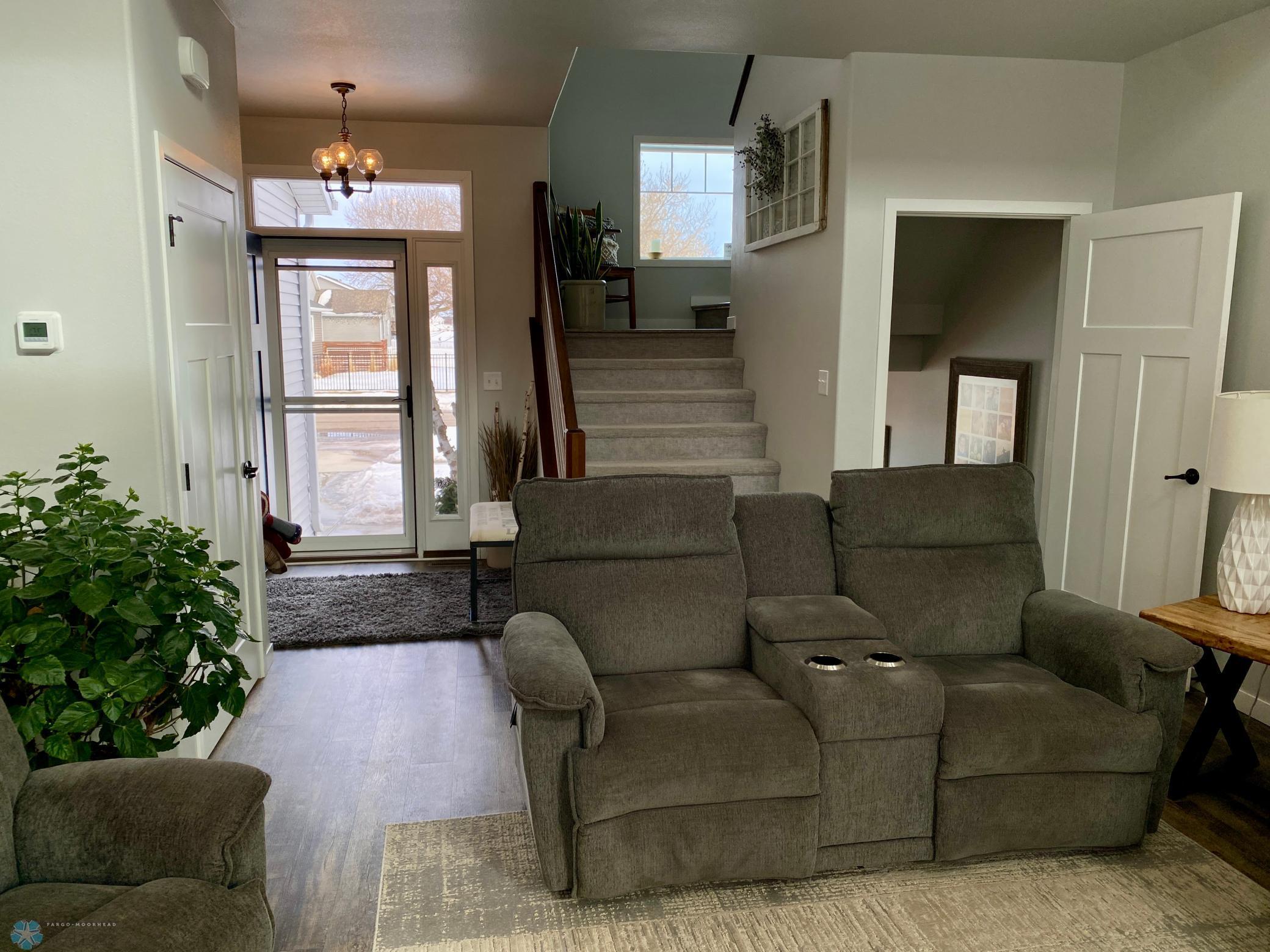 1288 Goldenwood Drive, West Fargo, North Dakota image 2