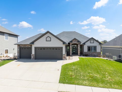 Homes For Sale - 595 Somerby Parkway<br/> Byron, MN 55920