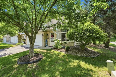 Townhouse For Sale - 15337 Greenhaven Lane<br/> Dakota County, Burnsville, MN 55306