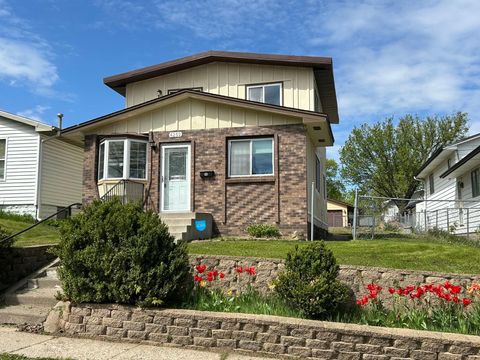 Homes For Sale - 4252 Monroe Street<br/> Anoka County, Minneapolis, MN 55421