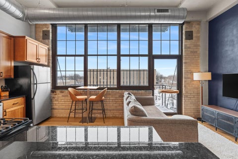 Condo For Sale - 1901 E Hennepin Avenue<br/> Minneapolis, MN 55413