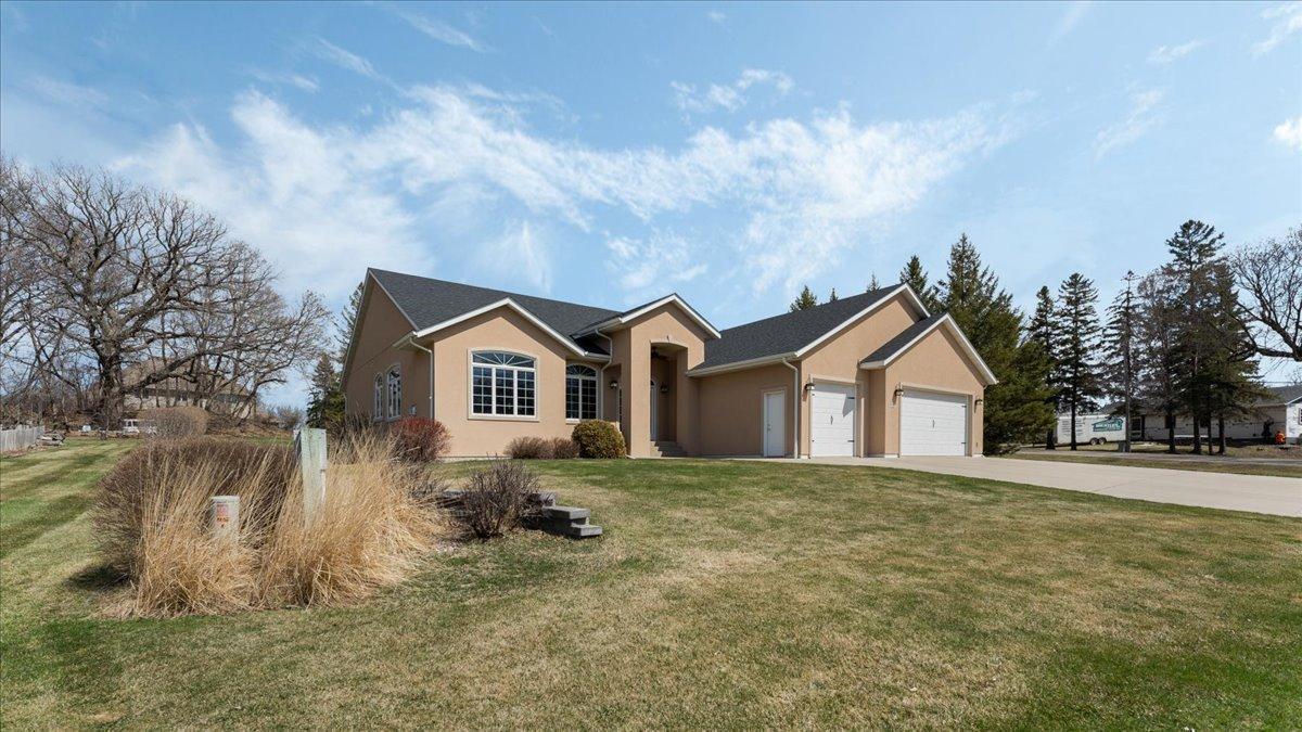15 Bluegrass Drive, Alexandria, Minnesota image 1