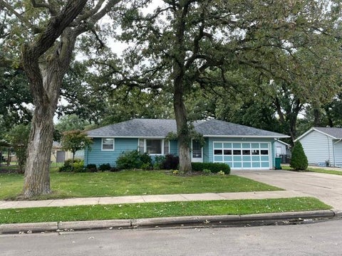 Homes For Sale - 1914 6th Avenue<br/> Austin, MN 55912